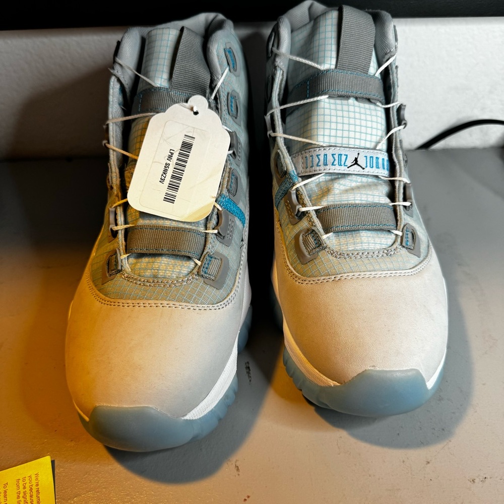 Nike - Picture 2 of 9